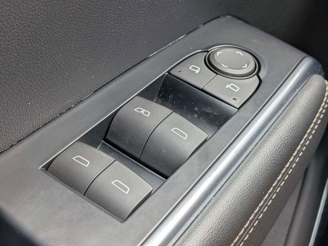 Used 2024 White GMC Elevation image 24