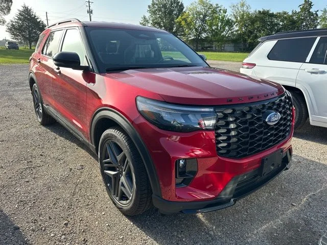 New 2026 Rapid Red Metallic Tinted Clearcoat Ford ST-Line image 2