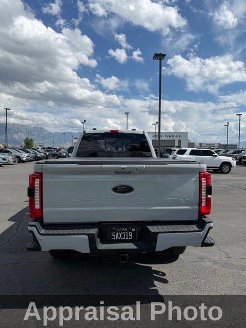 Used 2025 Avalanche Ford LARIAT image 4