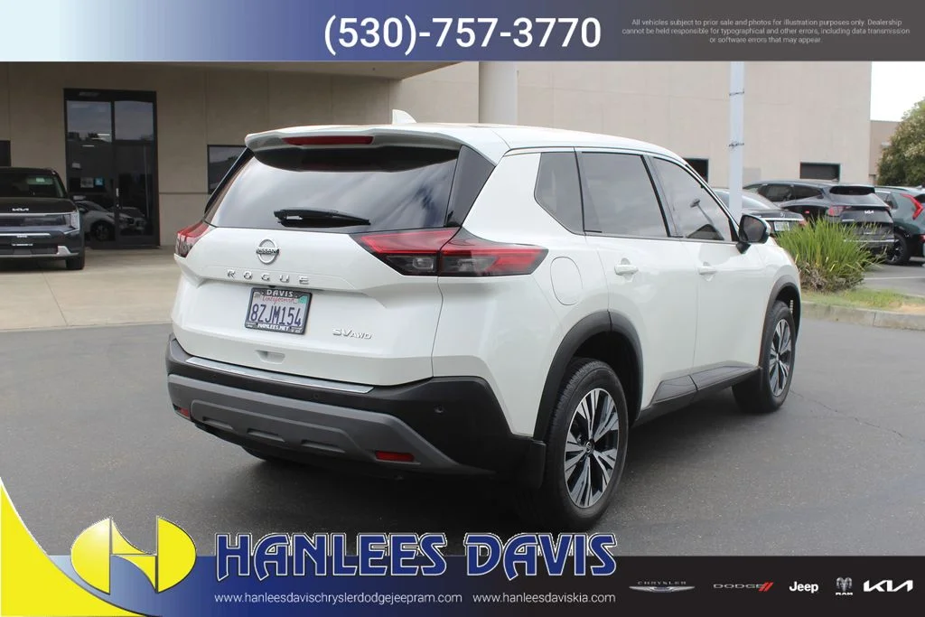 Used 2021 White Nissan SV image 7