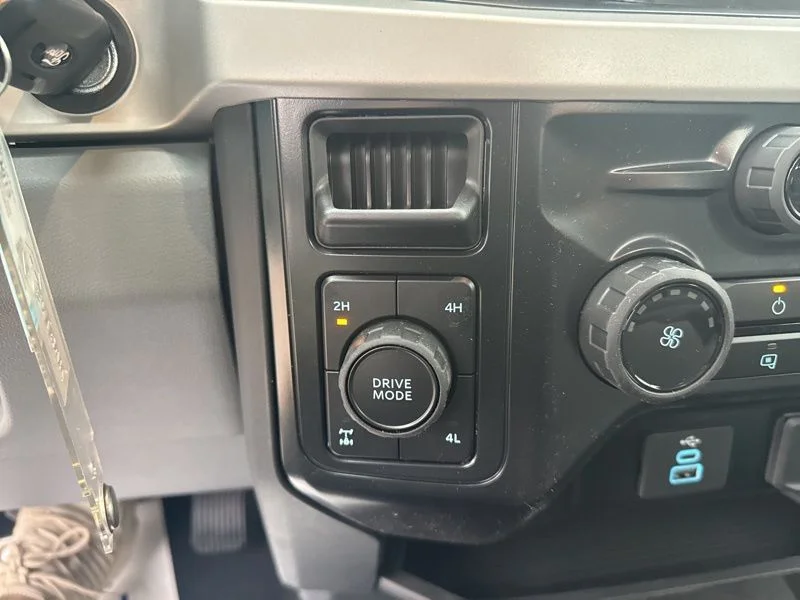 New 2026 Oxford White Ford F-350® XL image 32