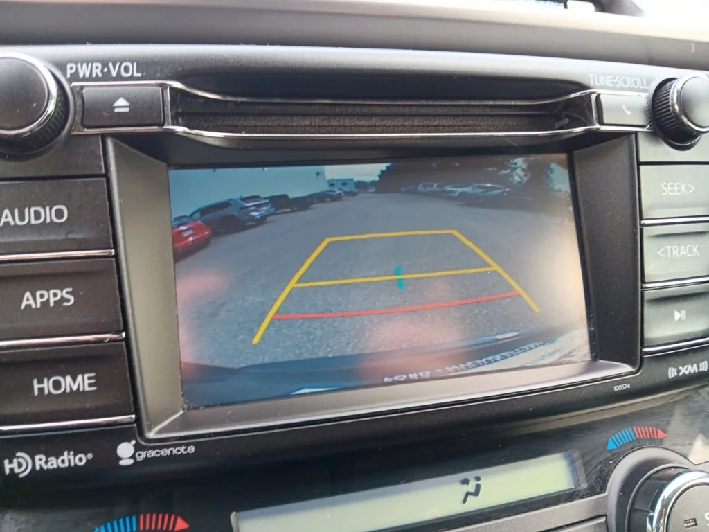 Used 2018 Galactic Aqua Mica Toyota XLE image 34