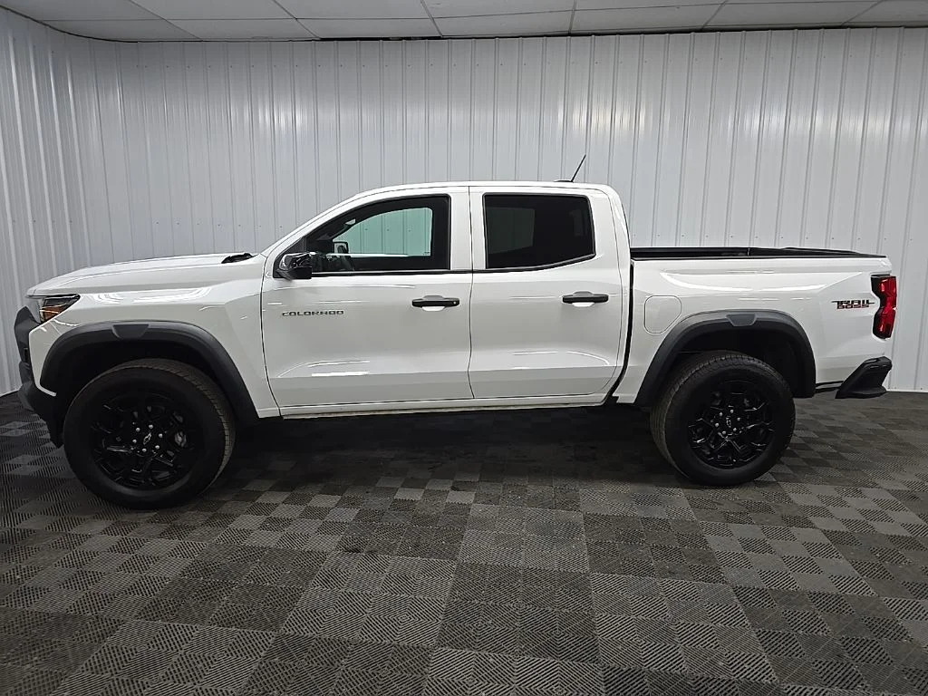 Used 2026 White Chevrolet Trail Boss image 5