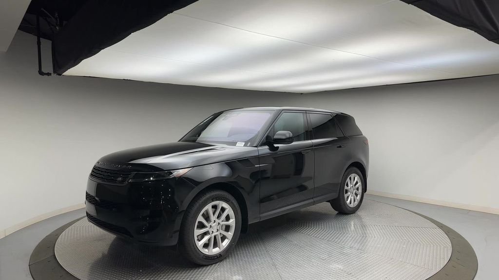 Used 2023 Santorini Black Metallic Land Rover SE image 4