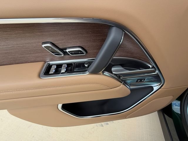 New 2026 British Racing Green Land Rover SE image 11