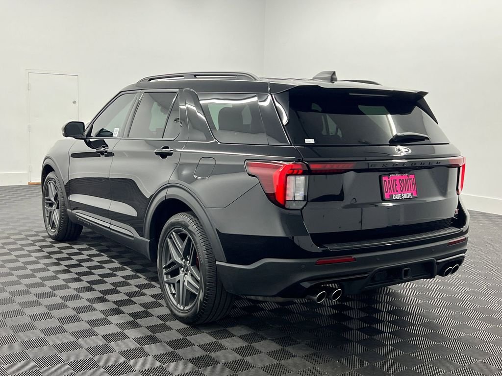 2025 Ford Explorer ST photo 3