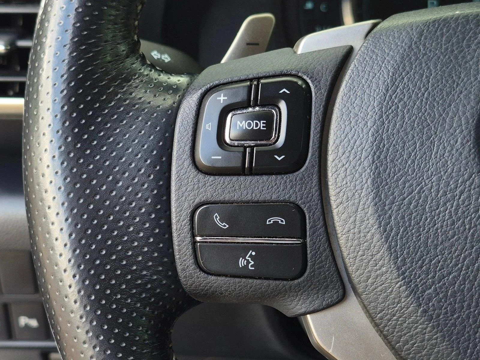 Used 2019 Ultra White Lexus IS 300 F SPORT image 10