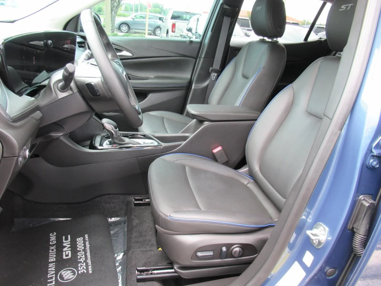 Used 2025 Blue Buick Sport Touring image 19