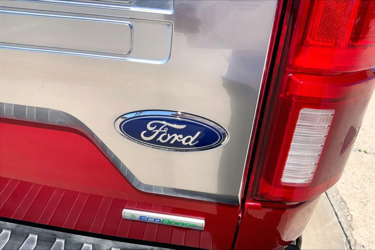 Used 2020 Rapid Red Metallic Tinted Clearcoat/Stone Gray Ford King Ranch image 10