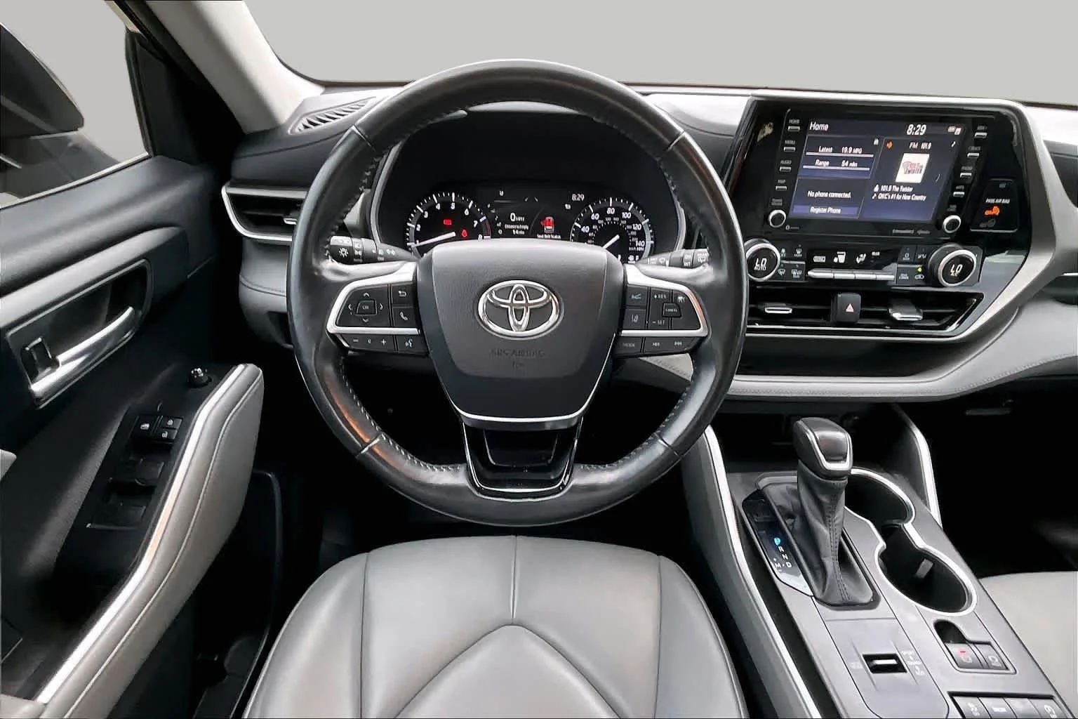 Used 2021 Magnetic Gray Metallic Toyota XLE image 6