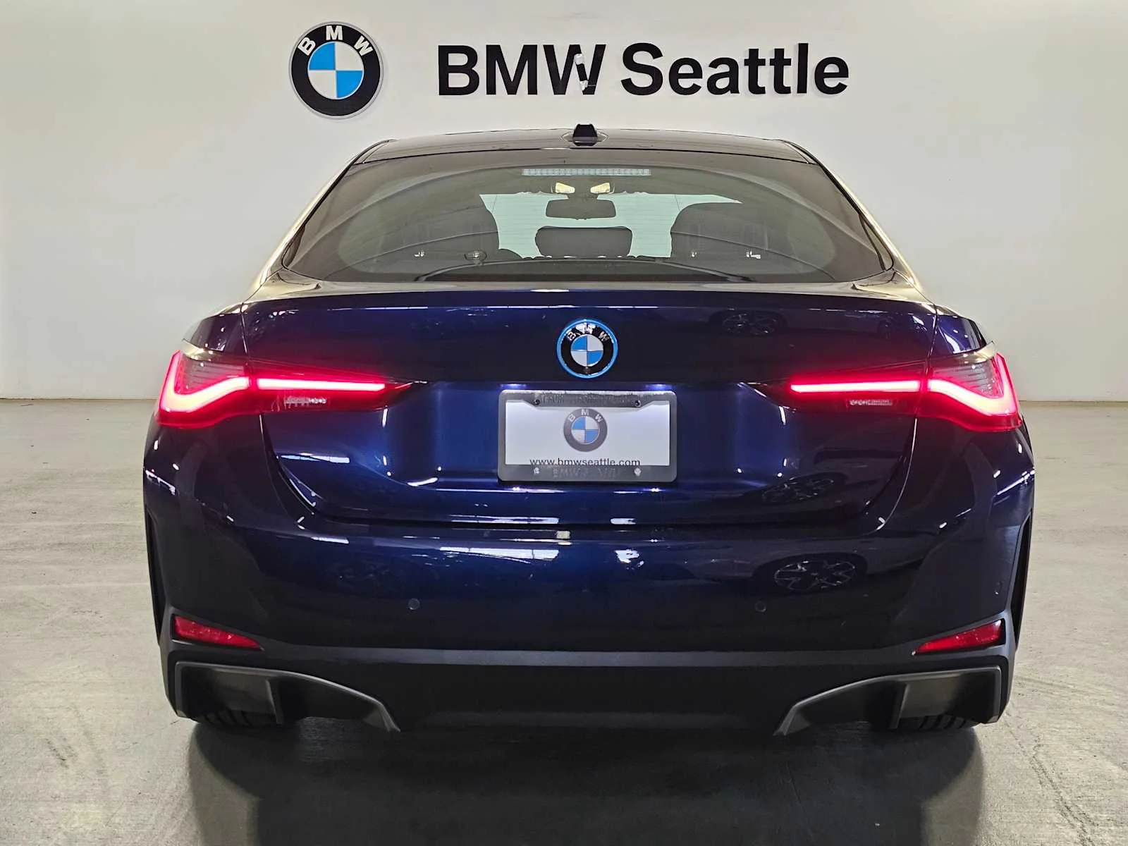 Certified Used 2023 Tanzanite Blue II Metallic BMW eDrive40 image 5