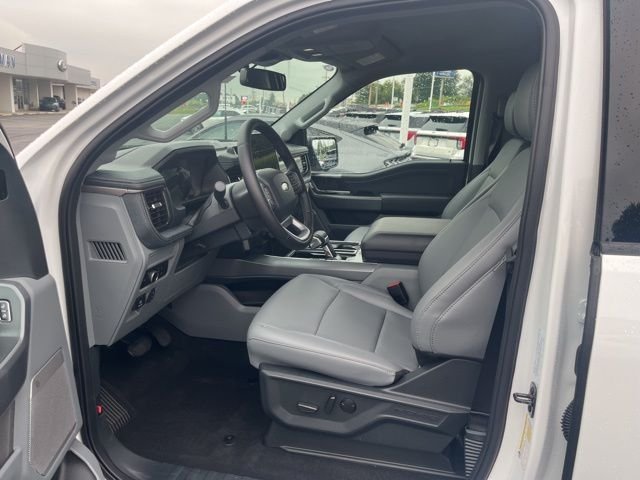 2025 Ford F-150 Lightning Flash - Photo 27