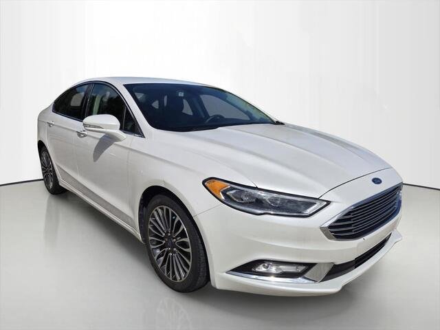 Used 2017 White Platinum Metallic Tri-Coat Ford SE image 7