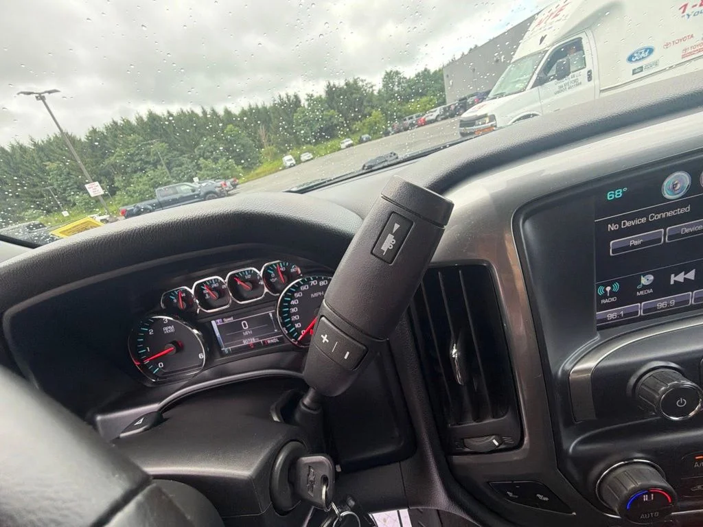 Used 2018 Gray Chevrolet LT image 31
