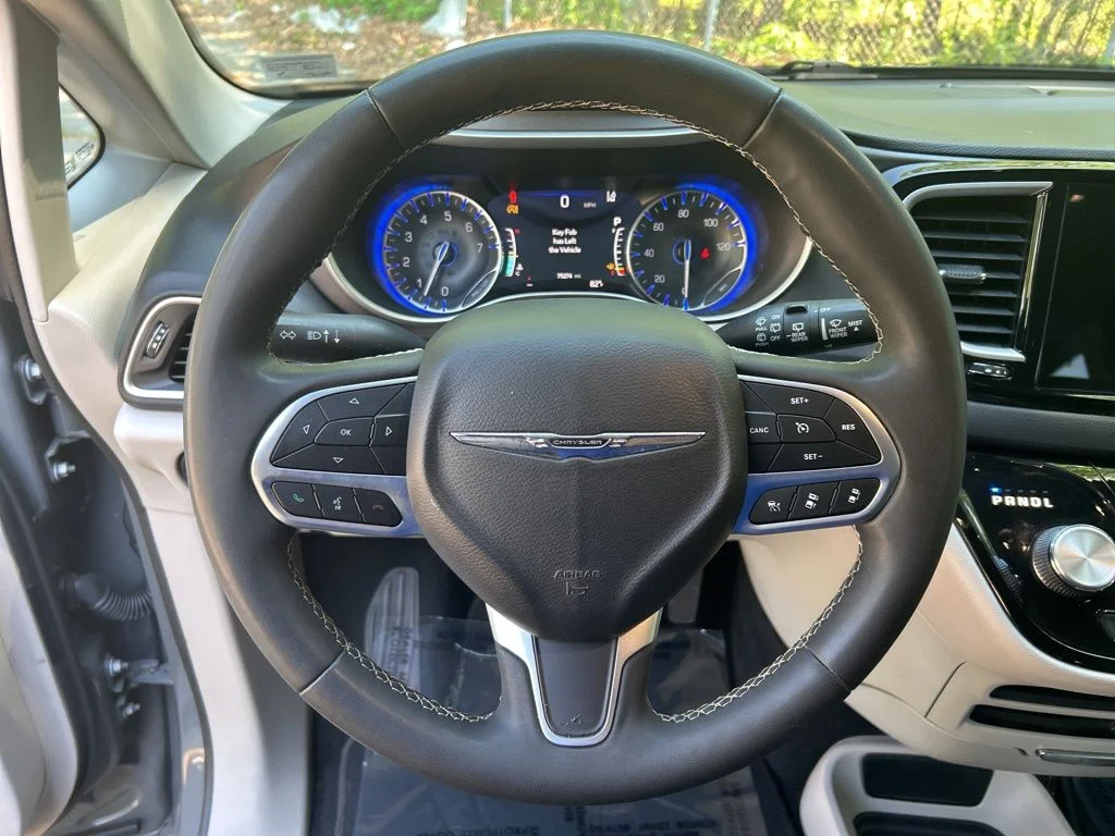 Used 2022 White Chrysler Touring L image 20