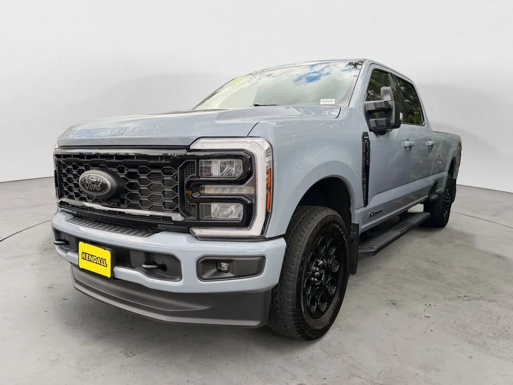 2025 Ford F-350 Lariat 4x4 Crew Cab 176 in SRW's photo