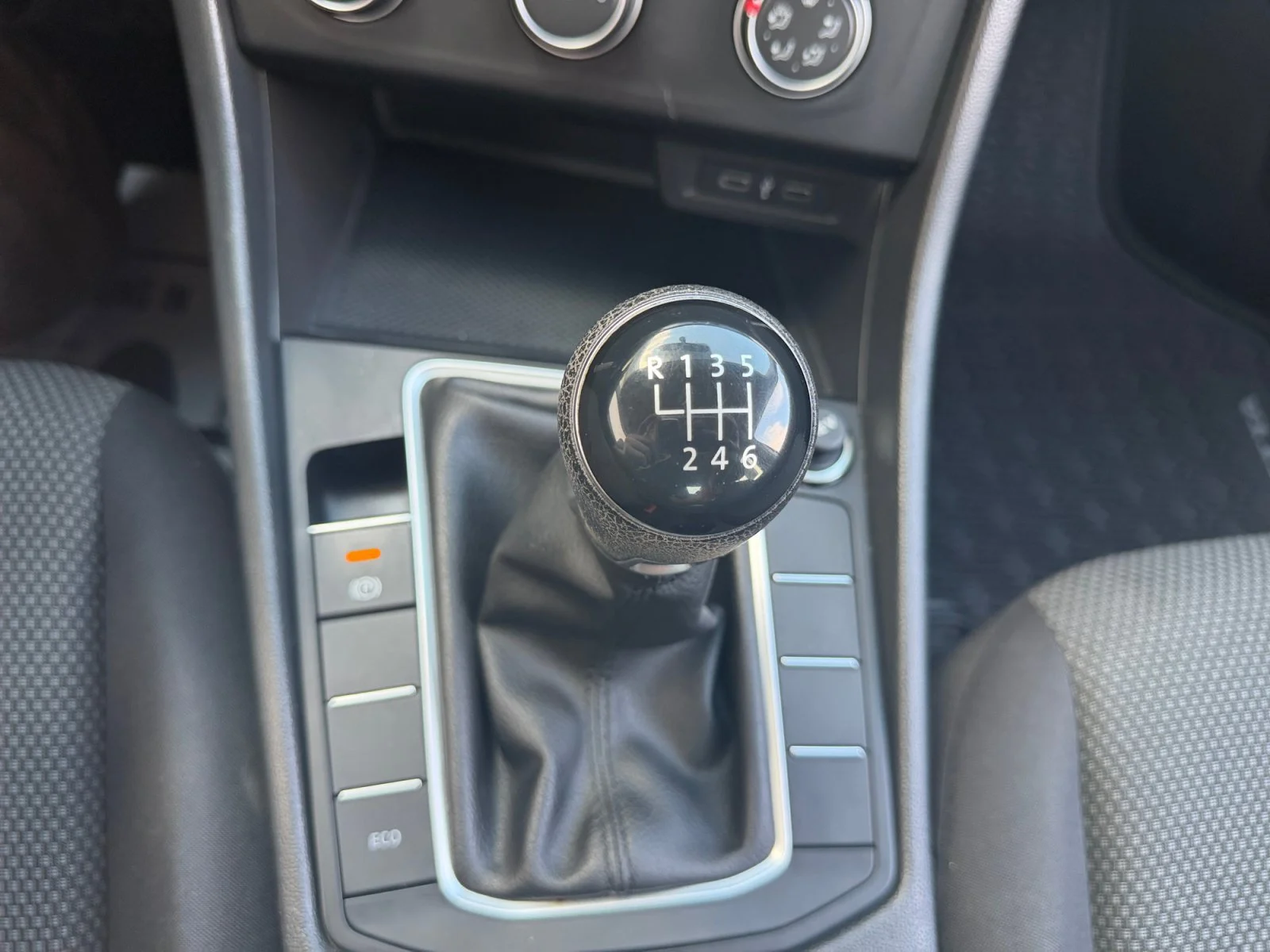 Used 2021 Pure White Volkswagen S image 23