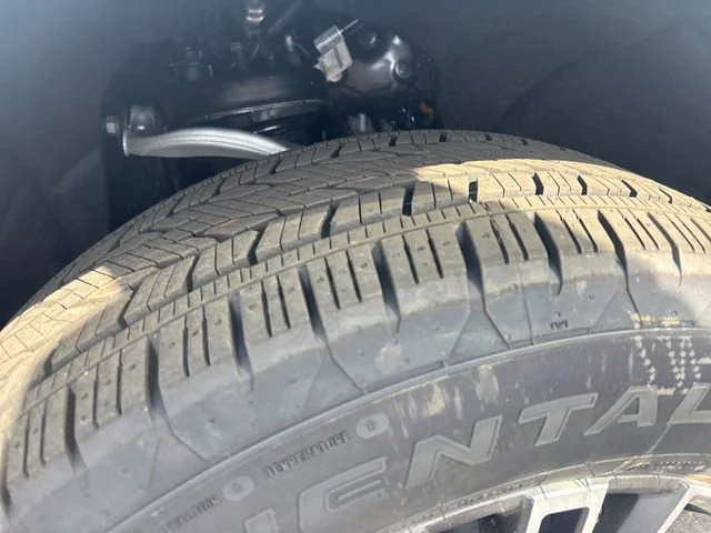 New 2026 Summit White GMC Elevation image 31