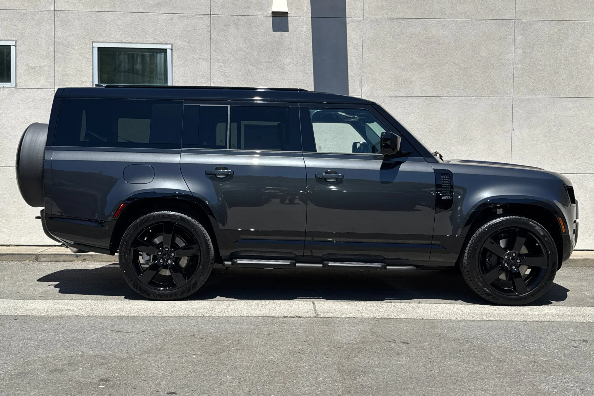New 2026 Carpathian Grey Land Rover X-Dynamic SE image 8