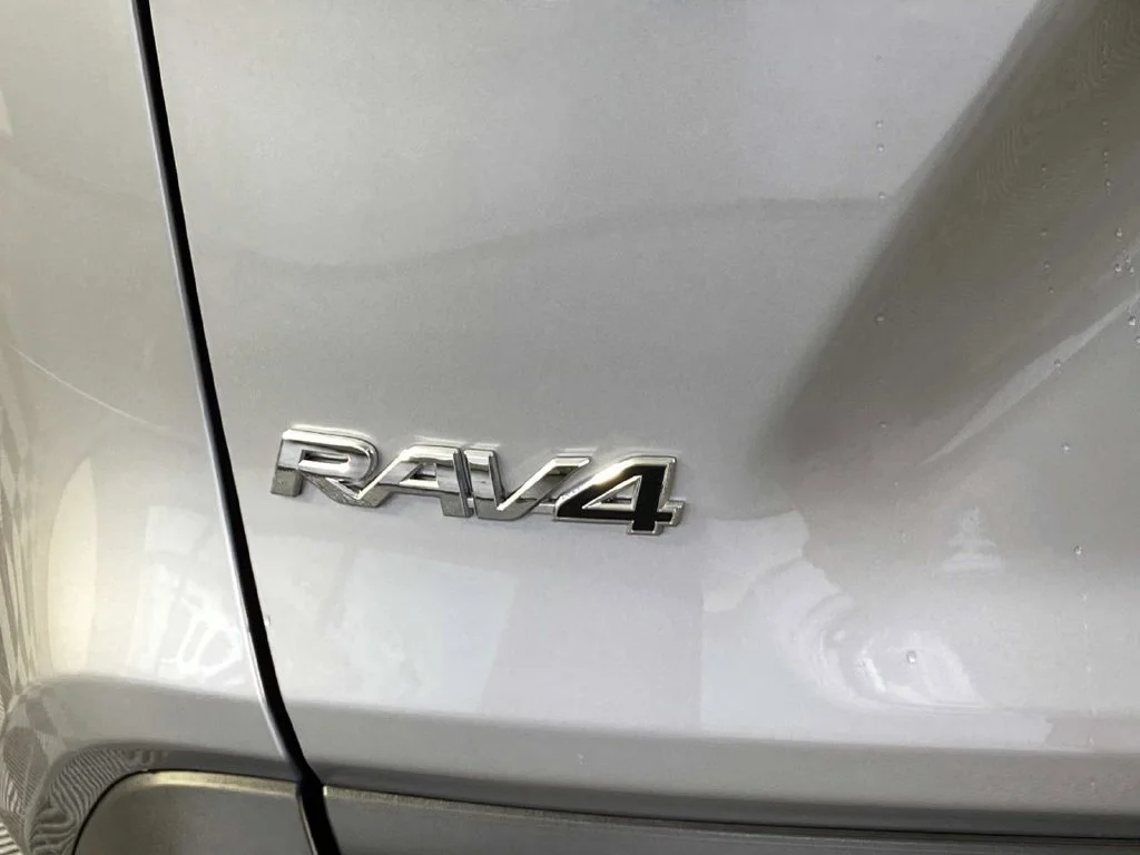 Used 2023 Silver Sky Metallic Toyota XLE image 8