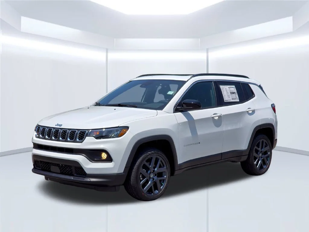 New 2026 White Jeep Latitude image 2