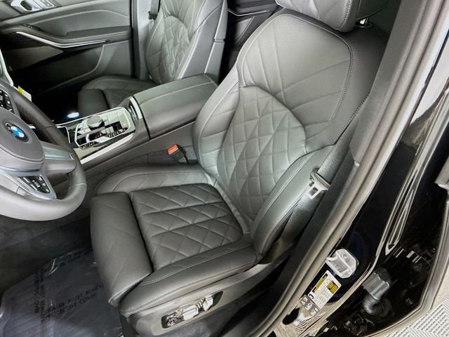 New 2026 Black Sapphire Metallic BMW xDrive40i image 20