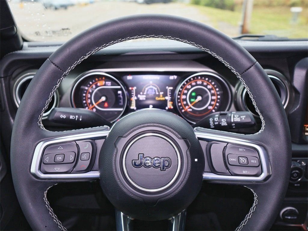 2023 Jeep Wrangler 4-Door Sahara - Photo 23
