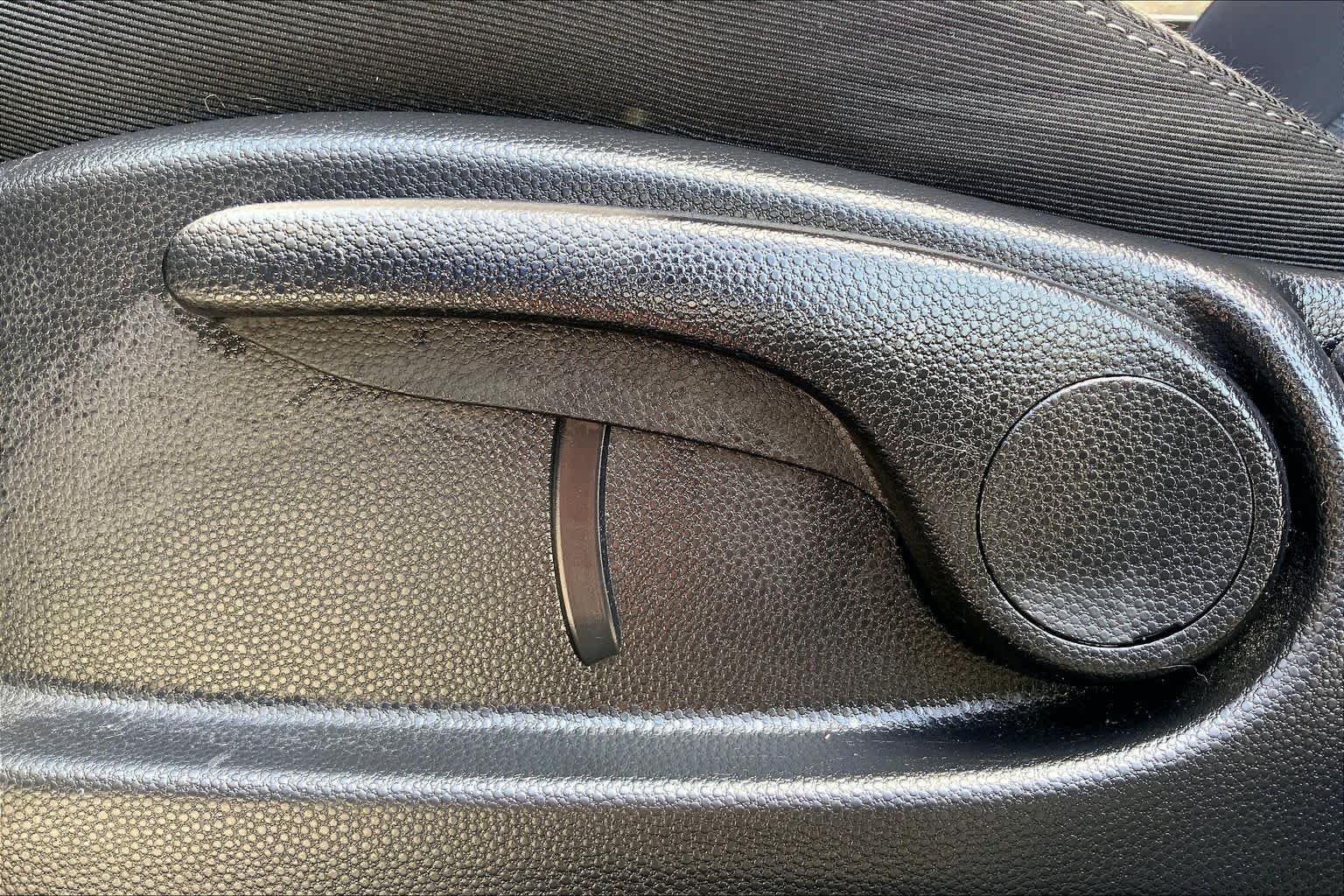 Used 2018 Mysterious Blue Kia + image 34