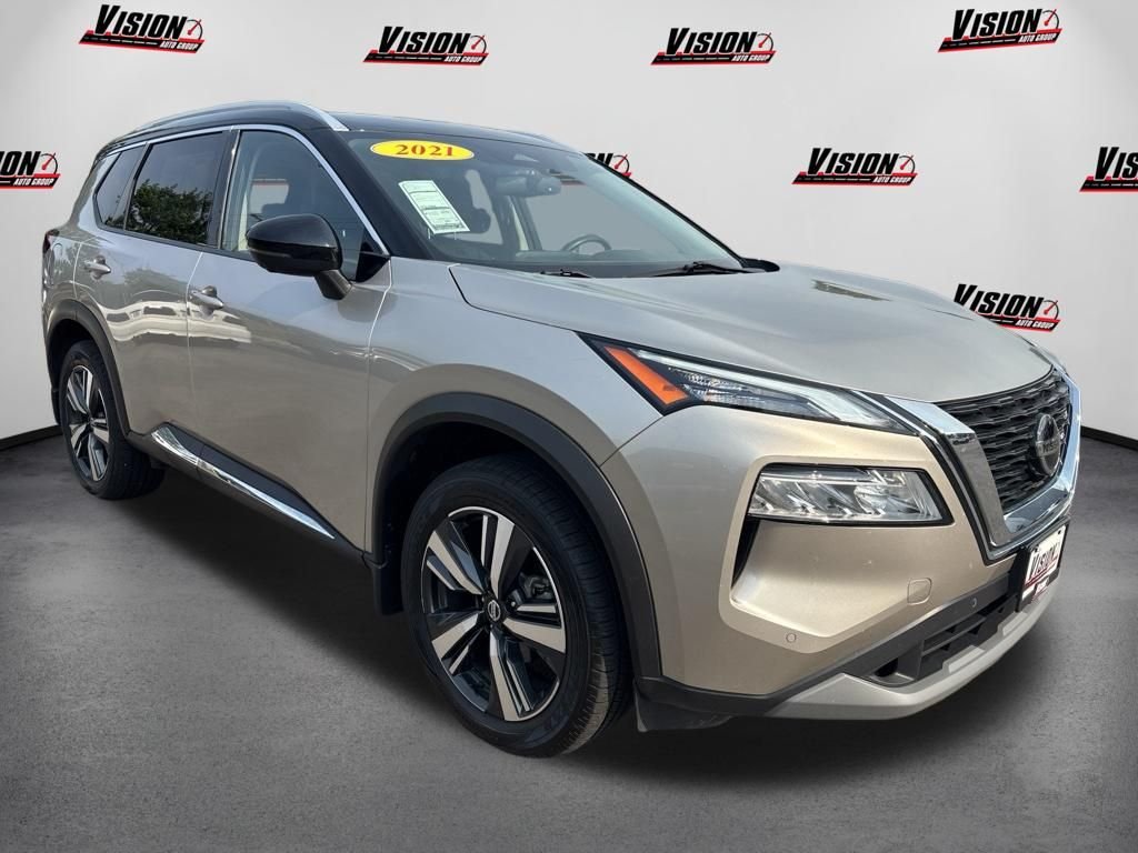 Used 2021 Gold Nissan SL image 3