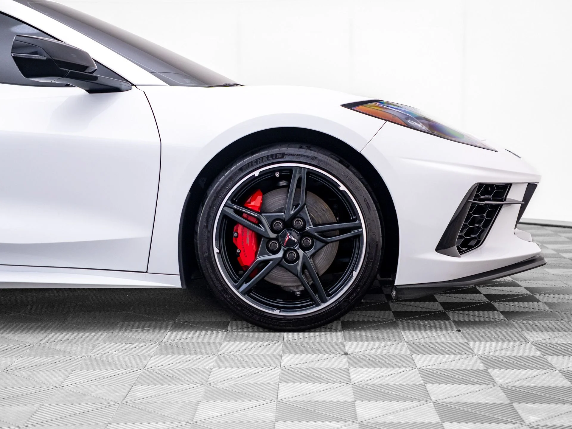 Used 2020 White Chevrolet Stingray image 36
