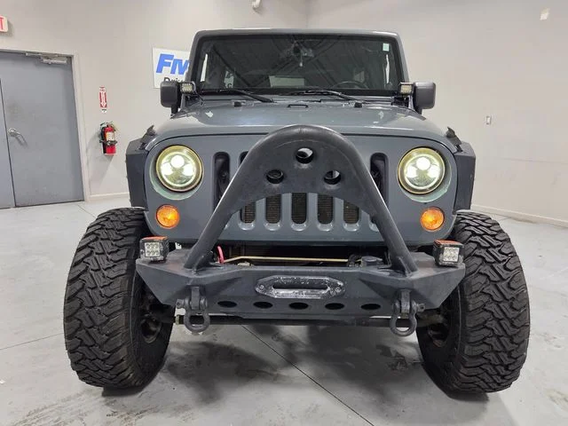 Used 2014 Gray Jeep Unlimited Rubicon image 2