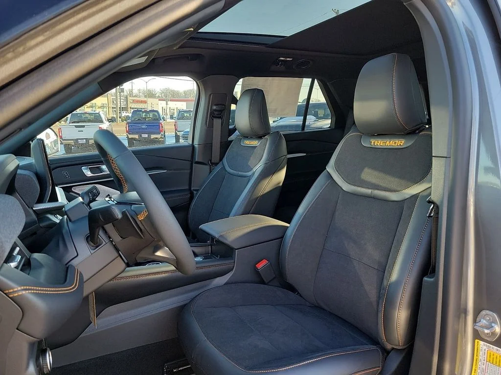 New 2026 Carbonized Gray Metallic Ford Tremor® image 12