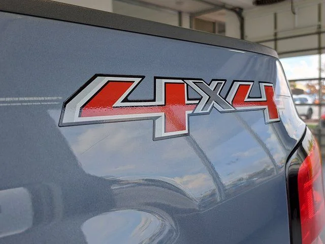 Used 2015 Gray Chevrolet LT image 25
