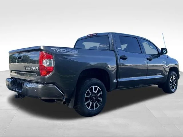 Used 2018 Gray Toyota SR5 image 7