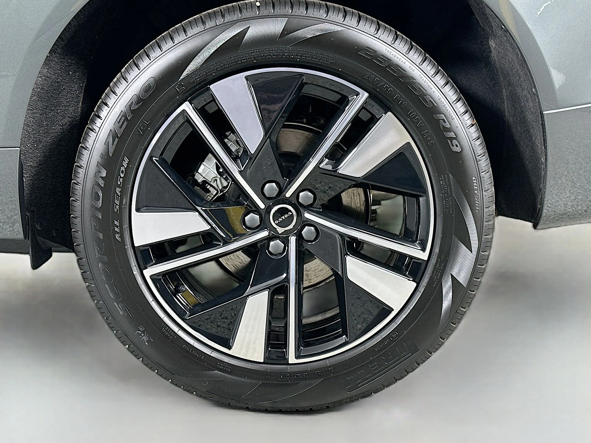 New 2026 Forest Lake Volvo Core image 30