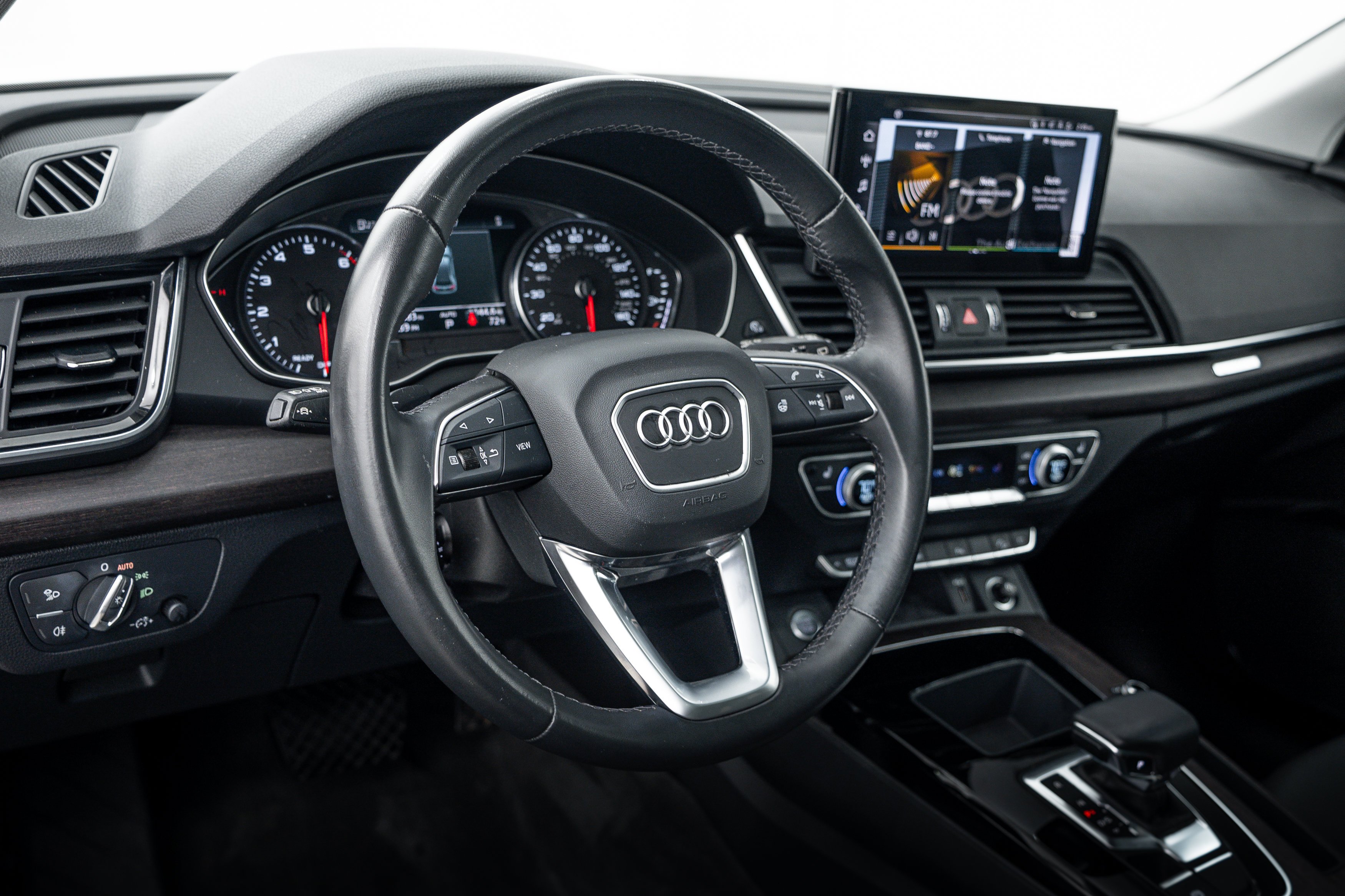 Certified Used 2023 Daytona Gray Pearl Effect Audi S line Premium image 11