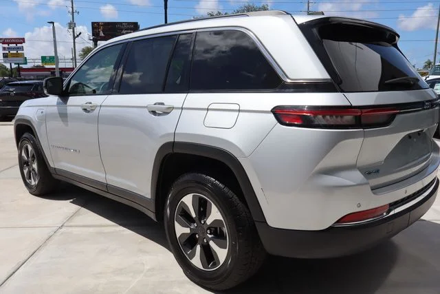Used 2024 Silver Jeep 4xe image 6