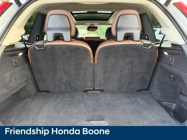 Used 2019 White Volvo T6 Momentum image 41