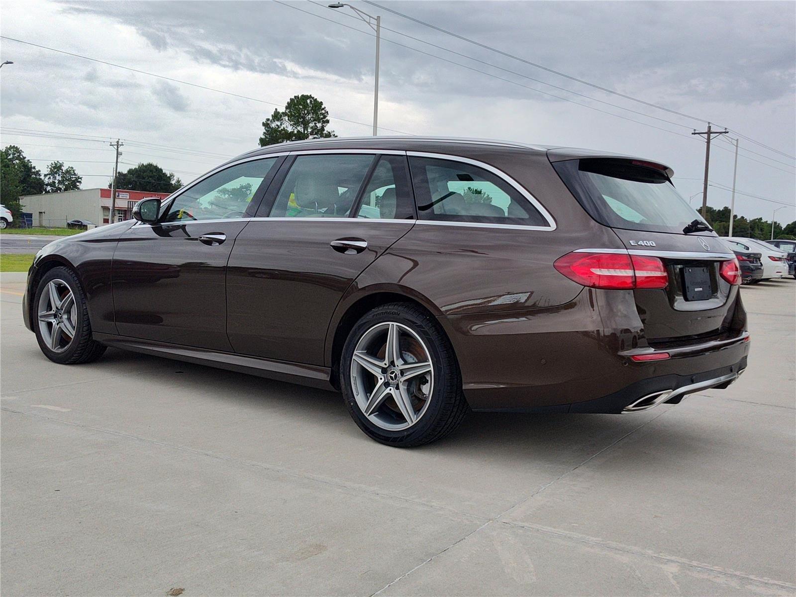 Used 2017 Dakota Brown Metallic Mercedes-Benz E 400 Sport image 4