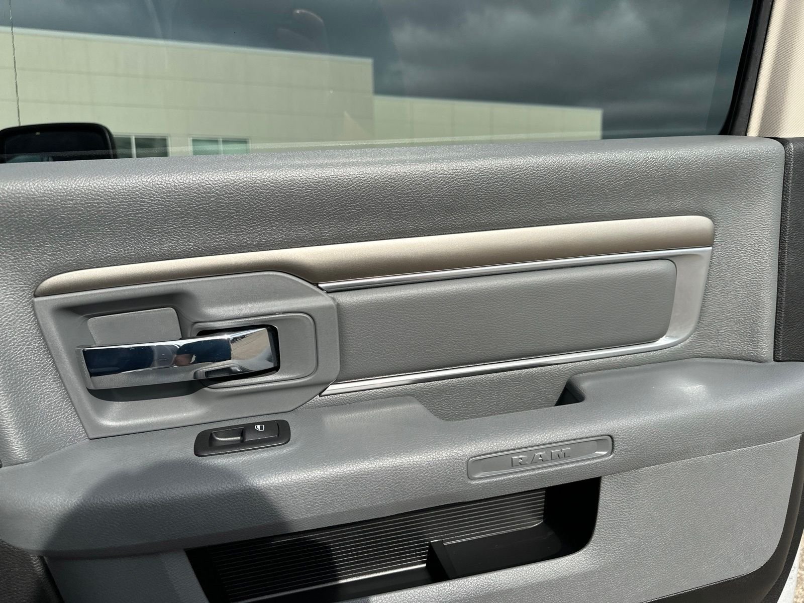 Used 2017 Silver Ram Big Horn image 36