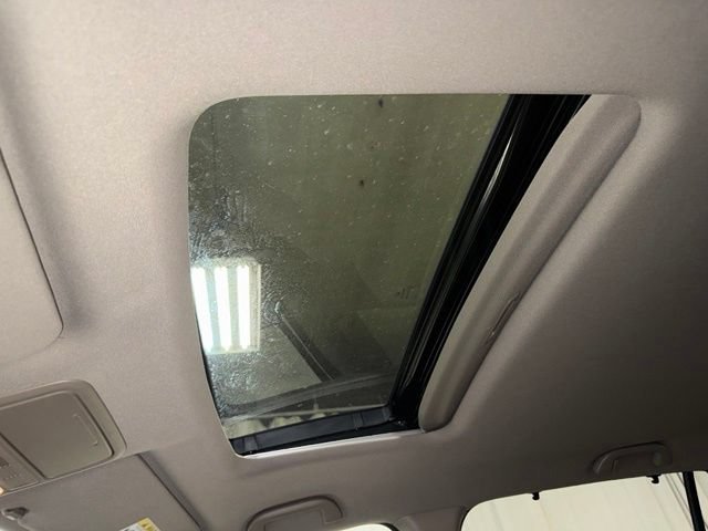 Used 2019 White Honda EX-L image 10