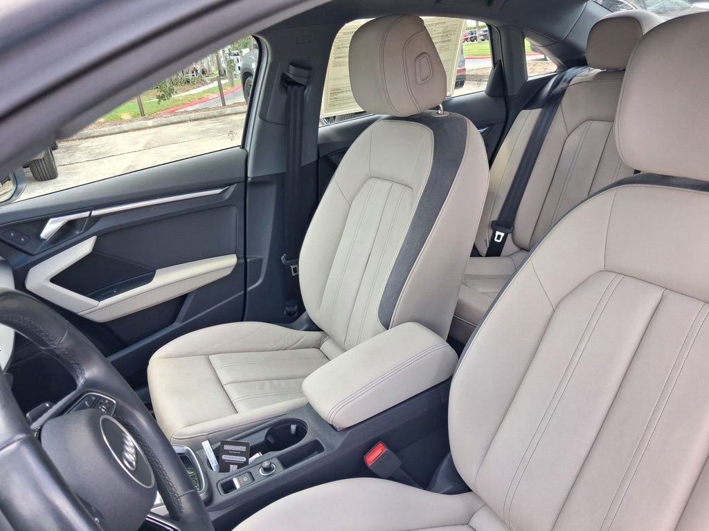 Used 2024  Audi 40 Premium image 38