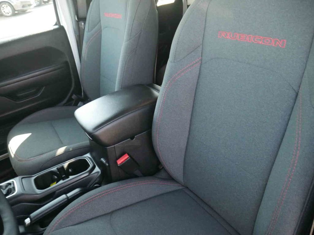 Used 2024 Silver Jeep Rubicon image 30