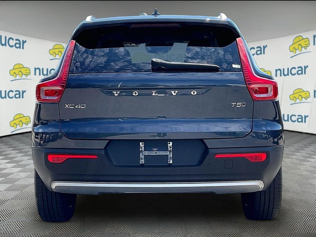 Used 2021 Blue Volvo Momentum image 5