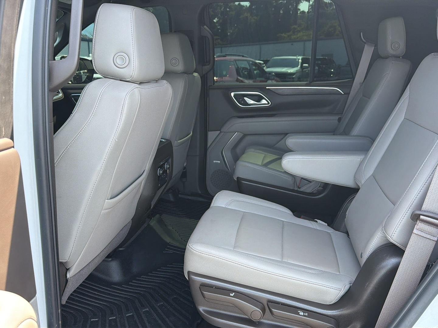 Used 2023 Summit White Chevrolet Z71 image 11
