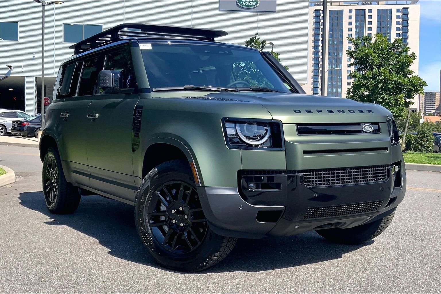 New 2026 Woolstone Green Land Rover S image 2