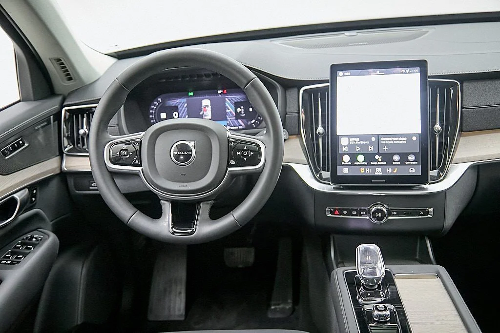 2026 Volvo XC90 Plus - Photo 26