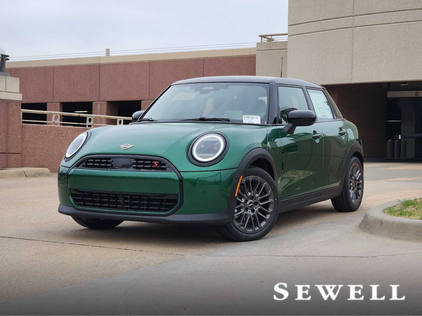 New 2026 MINI 4 Door Signature Plus Sportshatch in Plano #5397611