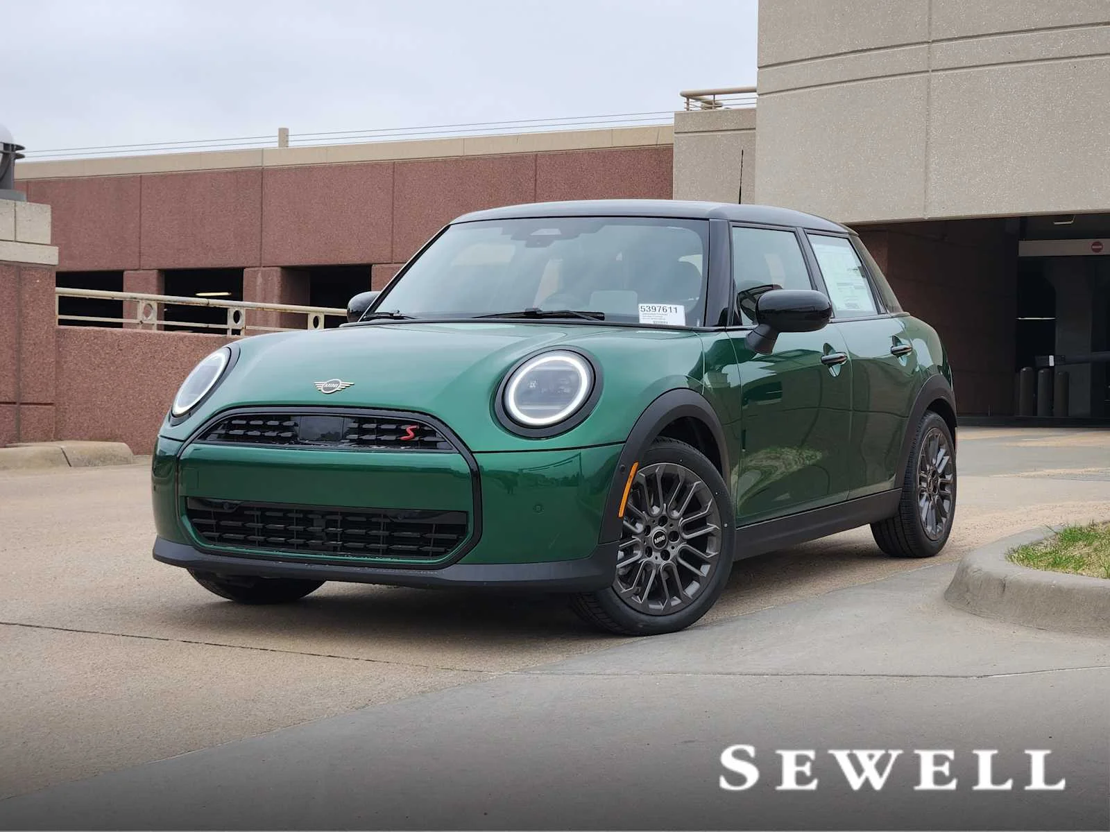 2026 MINI Hardtop Cooper S's photo