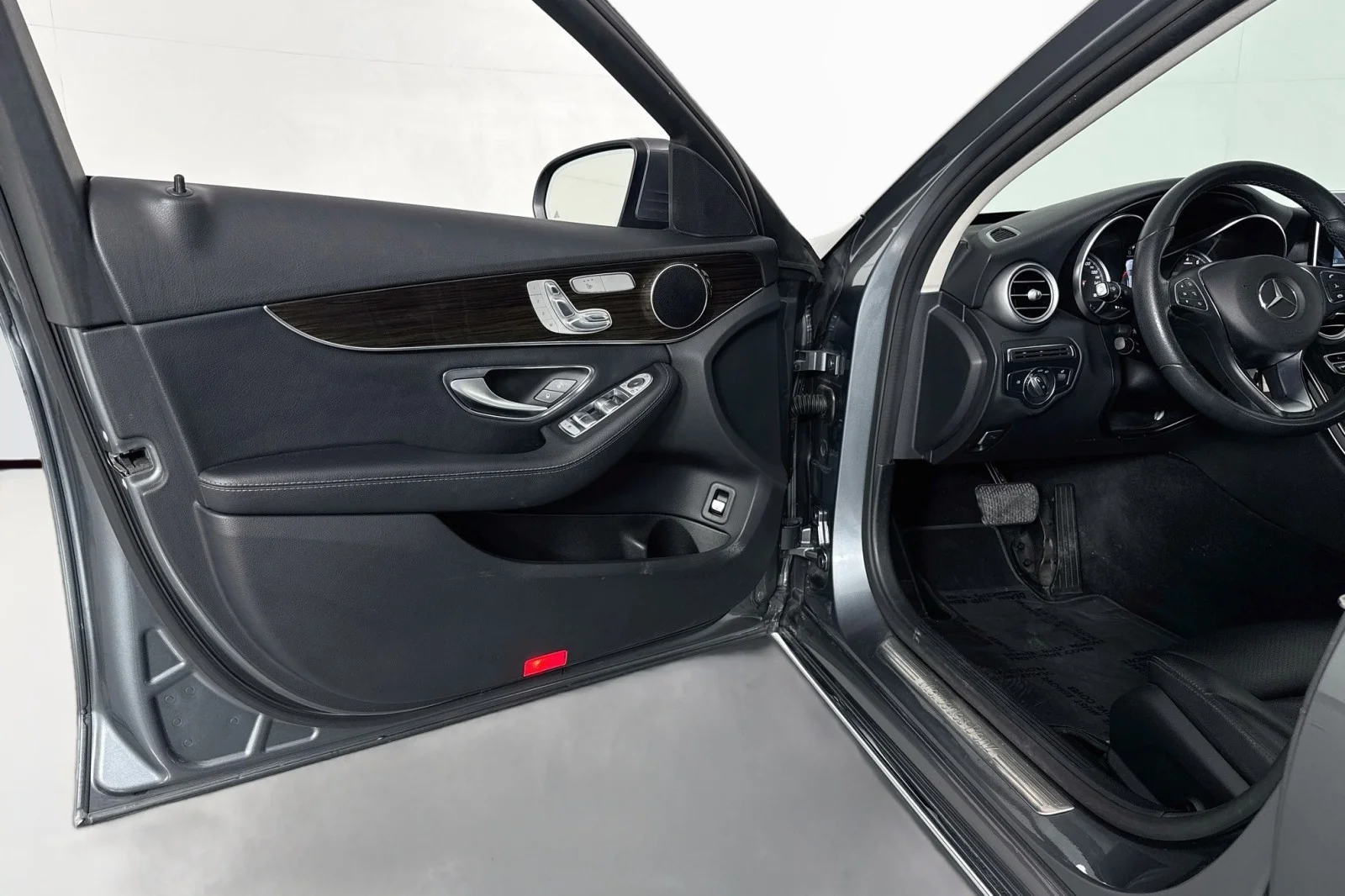 Used 2018 Selenite Grey Metallic Mercedes-Benz C 300 image 20